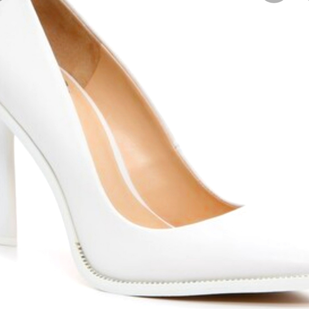 ISO Jlo Varla Pumps in White